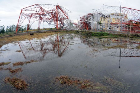 Ông Nguyễn Văn Tuấn, Chủ tịch UBND tỉnh Nam Định xác nhận: Tháp truyền hình bị bão đánh đổ sập vào 20h45 tối 28/10.